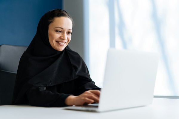 Explorez des abayas de qualité : élégance à votre portée !